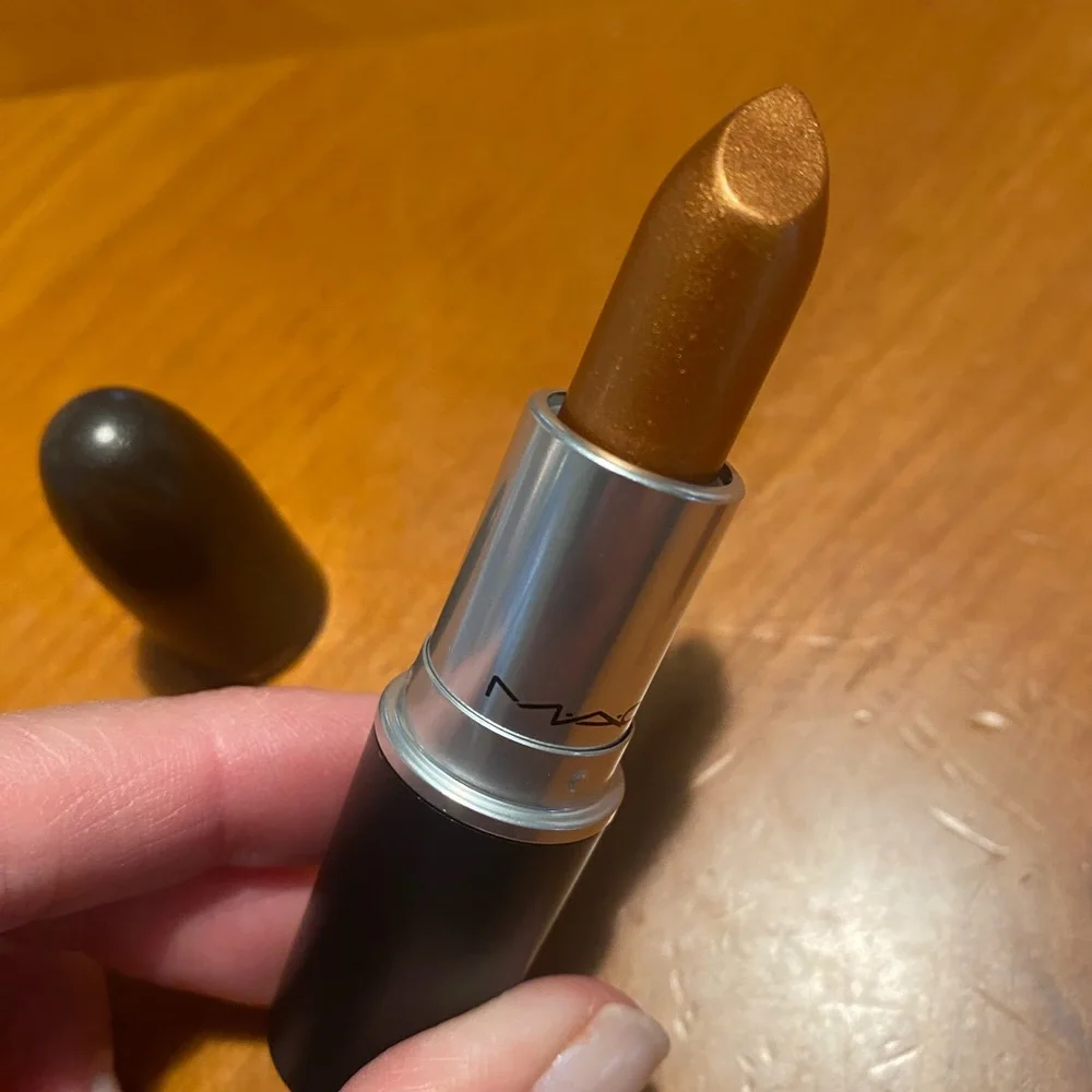 MAC Lipstick Bronze Shimmer